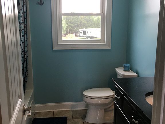 Upstairs bathroom 