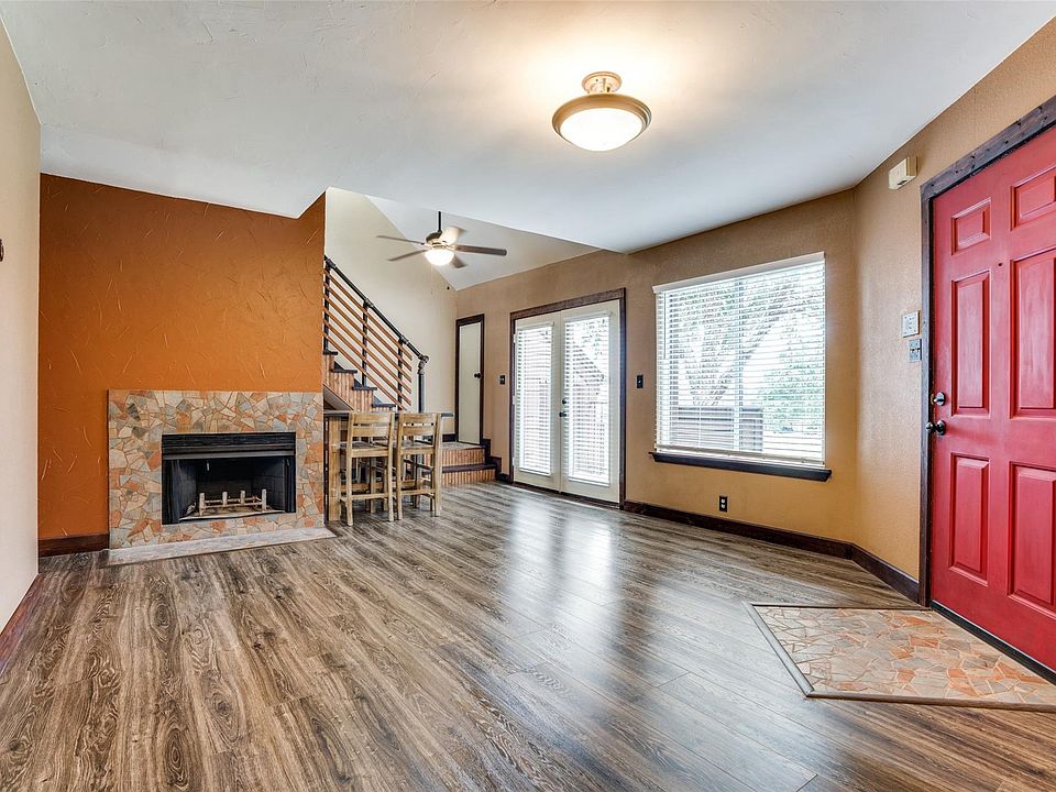 Living Room with decorative fireplace