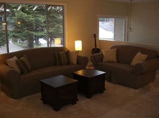 8325 NE 143rd St, Kenmore, WA 98034