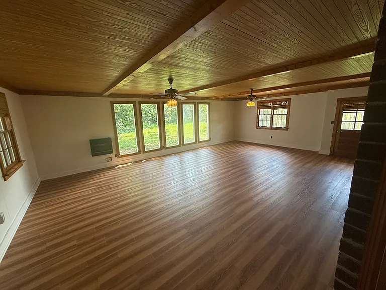 1007 Fowler St — Photo 13