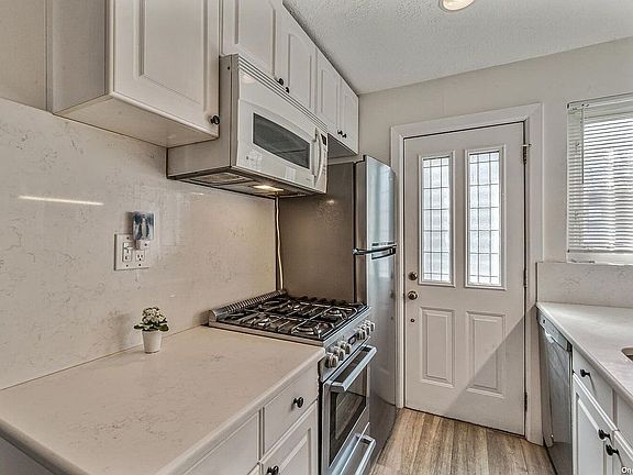 5th image of 15-02 Bell Blvd Unit 223