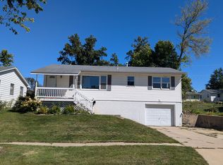 2460 25th Ave, Marion, IA 52302