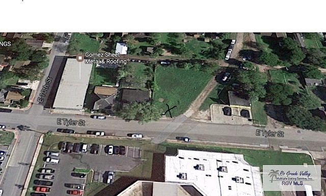 2nd image of 1035 E Tyler St