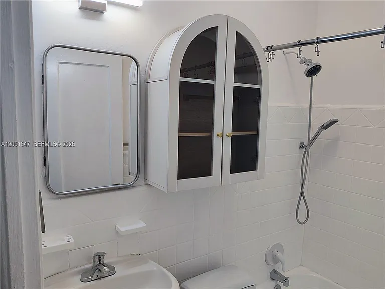 717 Jefferson Ave #6 — Photo 9
