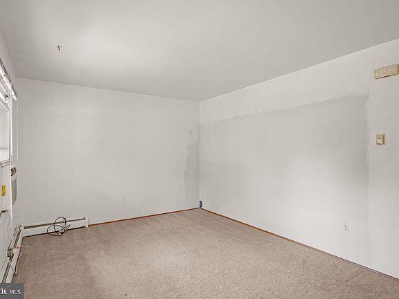 4th image of 14220 Bismark Ave