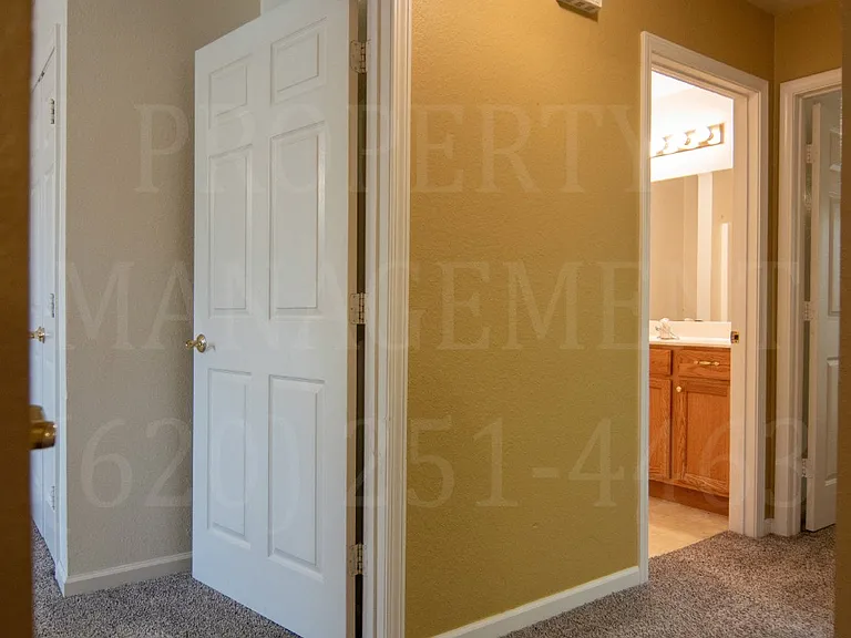 813 Shawnee St — Photo 17