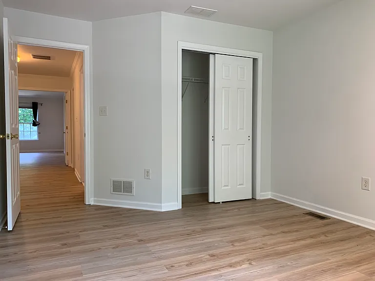 47 Hoover Ave — Photo 14