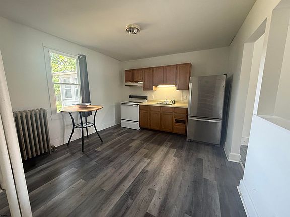 4th image of 108-110 Liverpool Ave