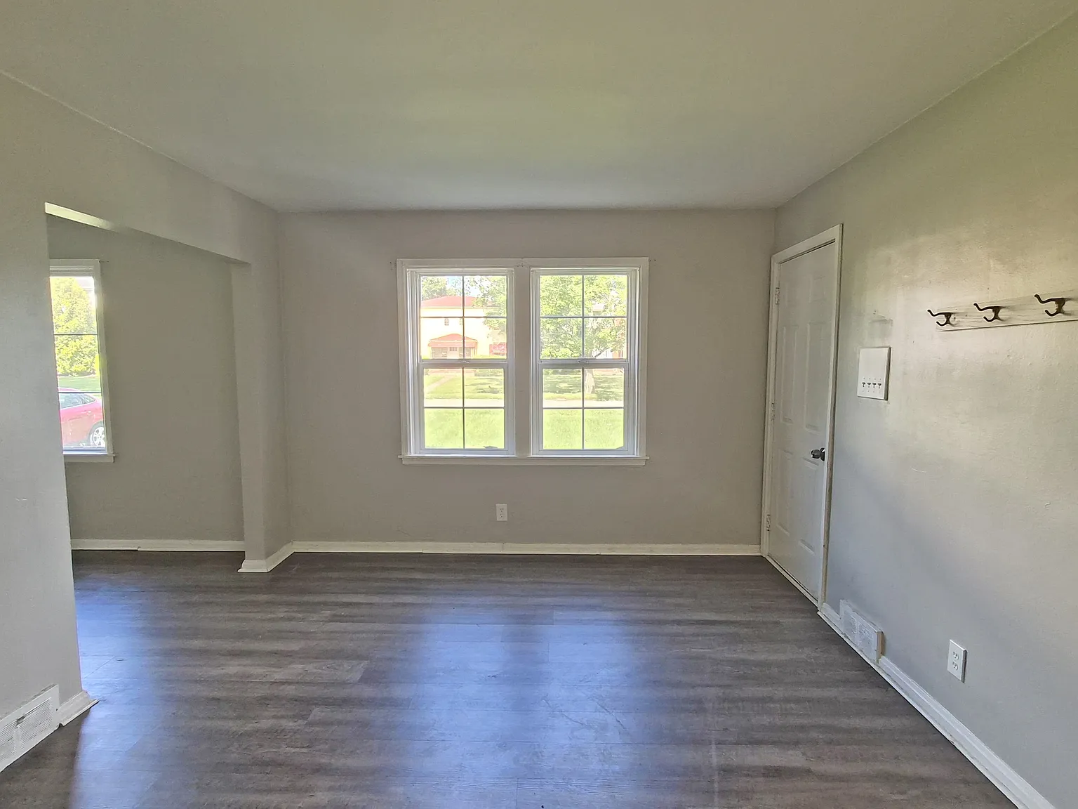 Chester Drive 4230 - 4232 - 4230 — Photo 2