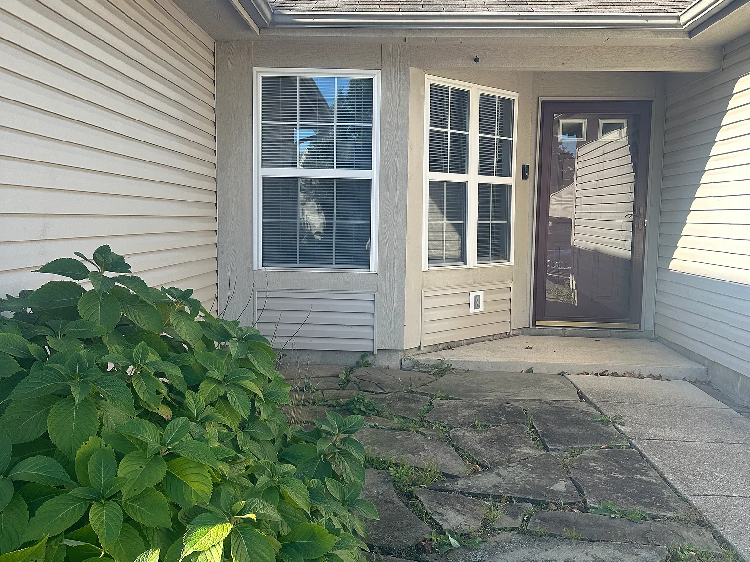 3 bed, 1638 sqft, $1,995 — Photo 3