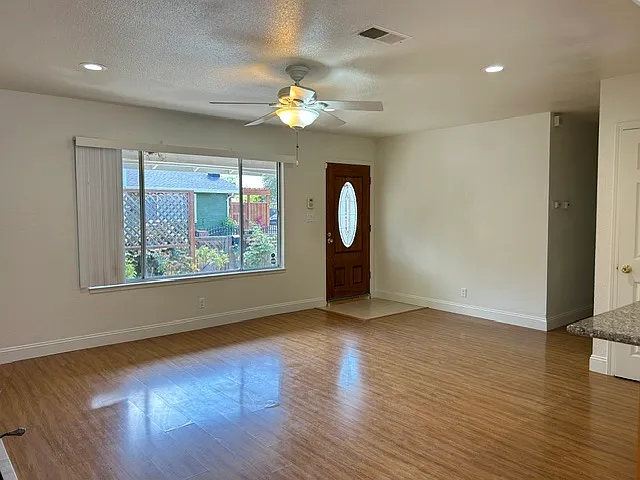 349 Appian Way — Photo 11