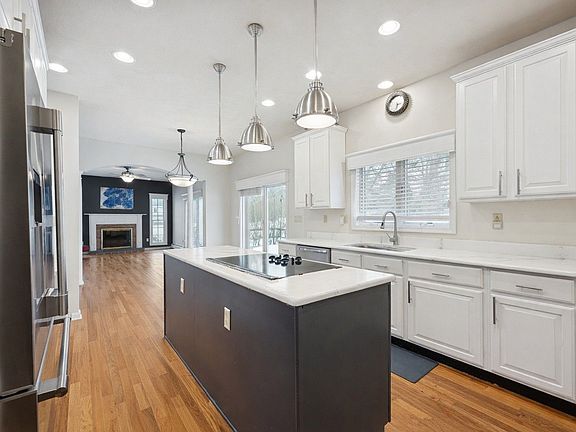 5th image of 4476 Noyac Rd