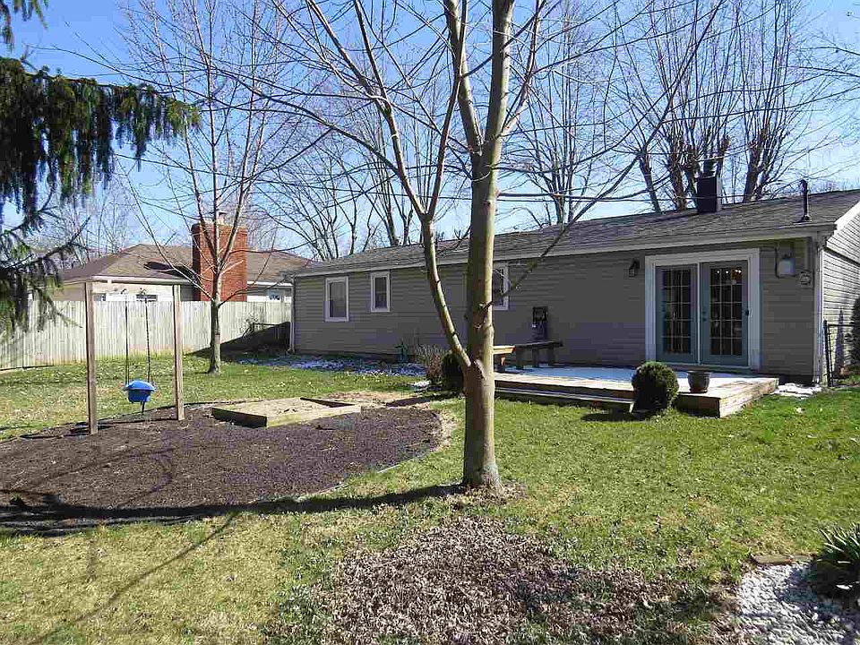 2nd image of 1608 Cherry Hill Ln
