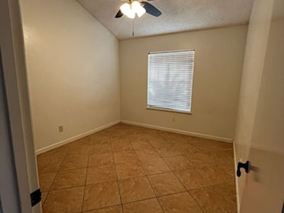 5th image of 3613 Dovewood St