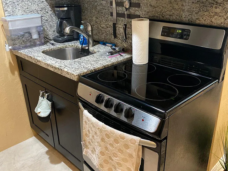 6105 SW 64th Ter — Photo 3