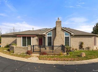 59402 Holly Ct, Washington, MI 48094