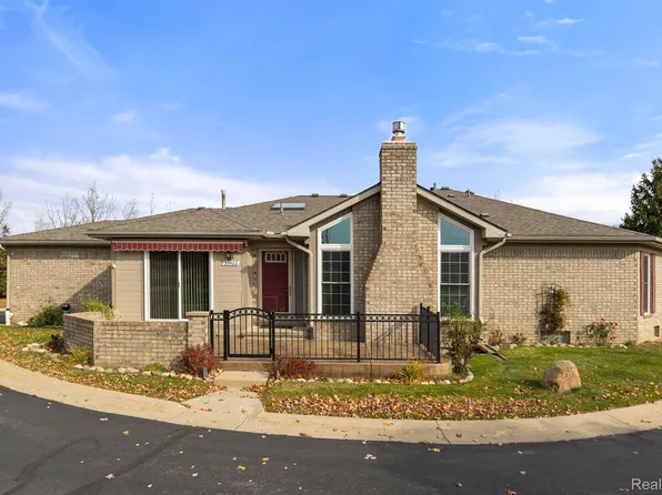 59402 Holly Ct, Washington, MI 48094