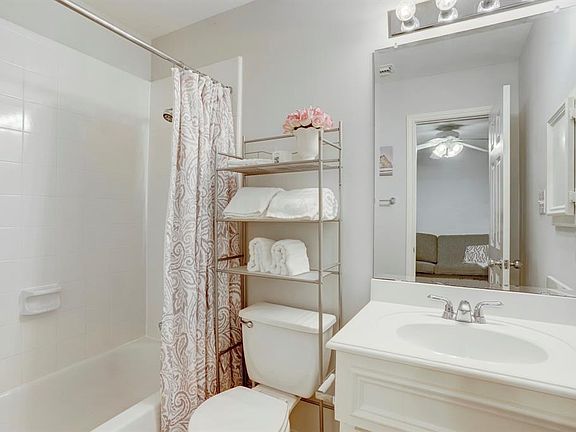 Secondary bathroom located on the first floor.