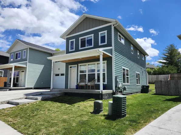 1633 E 3rd St, Moscow, ID 83843