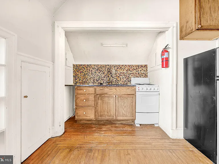 1020 W Main St — Photo 3