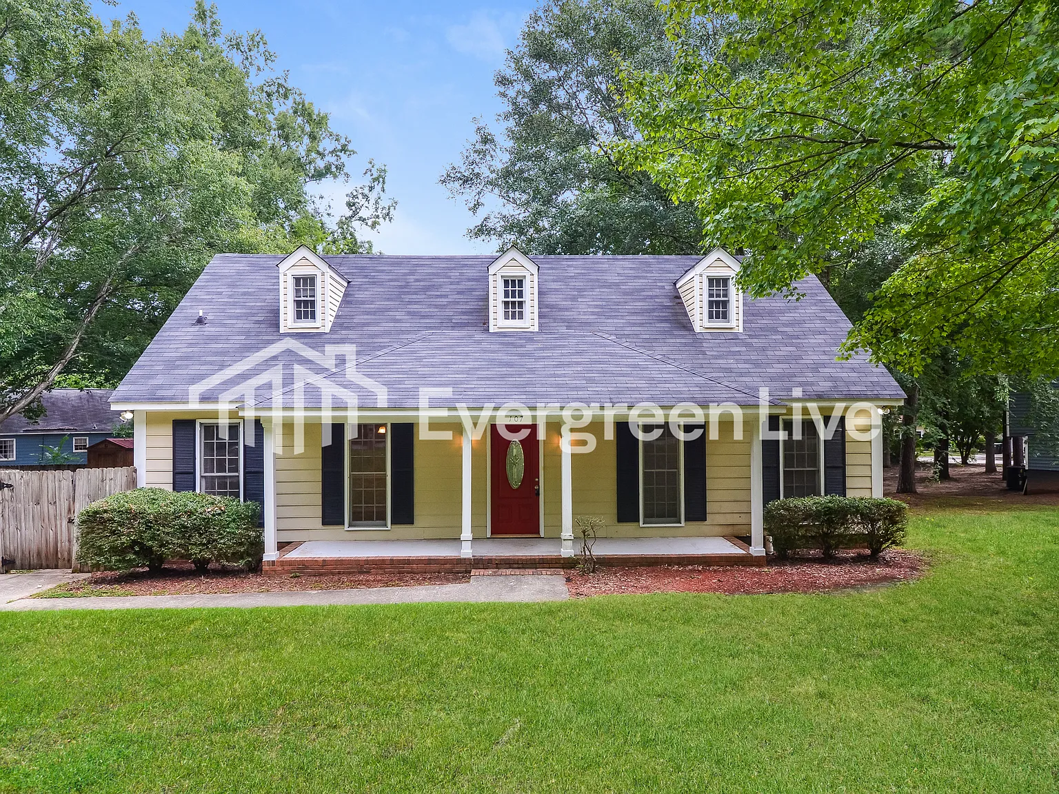 4 bed, 2.0 bath, 1737 sqft, $1,645 — Photo 1