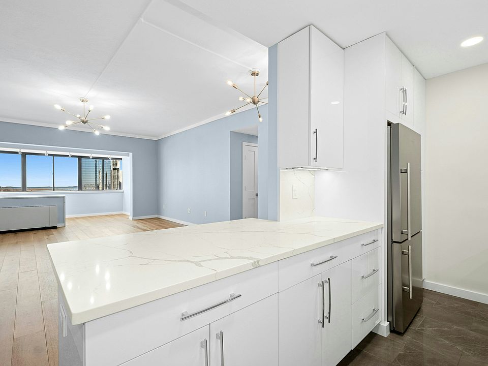 Kitchen/ Living room