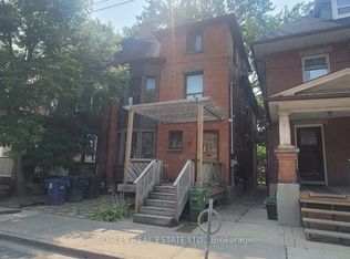166 Spadina Rd #3, Toronto, ON M5R 2T8