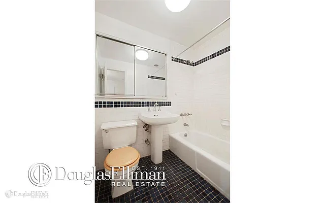 Rented by Douglas Elliman | media 28