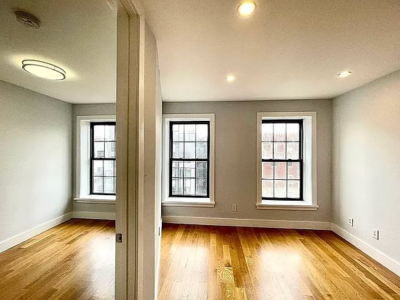 3rd image of 11A Spencer Pl APT 6