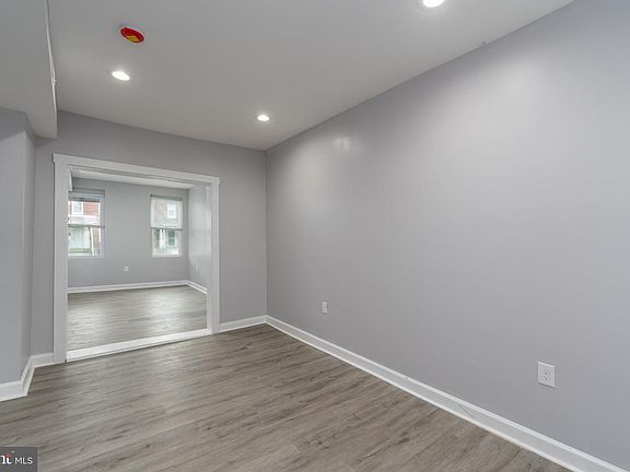 5th image of 2922 Ridgewood Ave