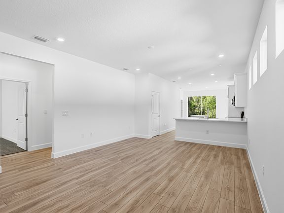 5th image of 1209 W 15th St