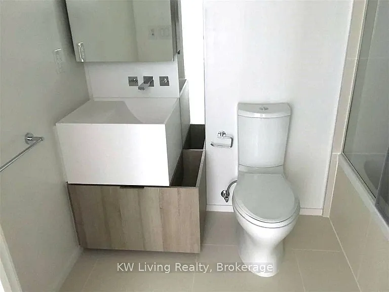 1 Bloor St E #2606 — Photo 14