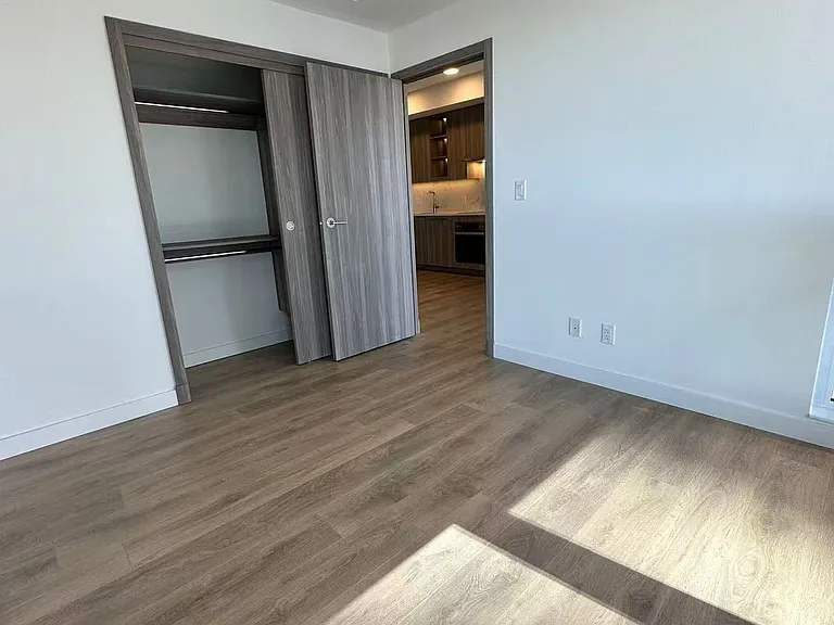 27 McMahon Dr #1701 — Photo 8