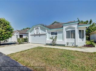 1004 W Jasmine Ln, North Lauderdale, FL 33068
