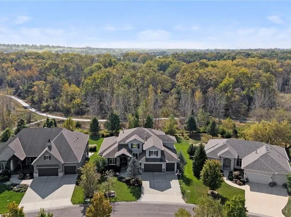 12207 W 164th Ter, Overland Park, KS 66221