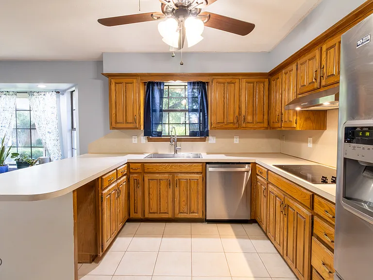 1535 Primrose Dr — Photo 16