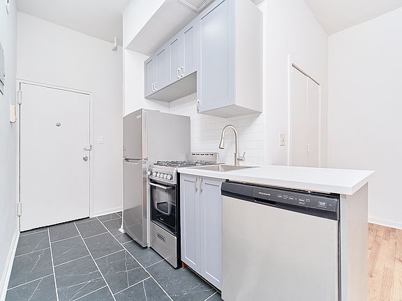 2nd image of 317 W 74th St APT 3B