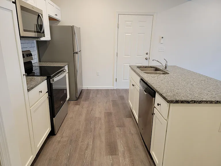 4530 Commerce St #101 — Photo 2