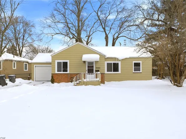 32801 Baldwin Rd, Solon, OH 44139