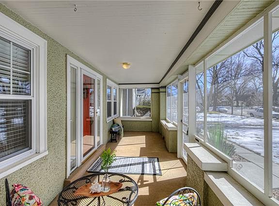 5th image of 808 W 71st Ter