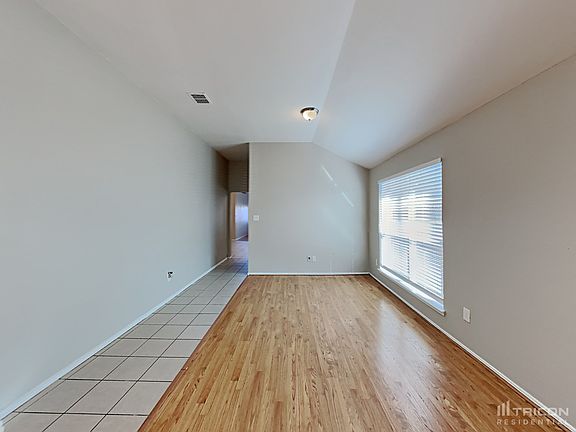 3rd image of 4815 Topaz Ln