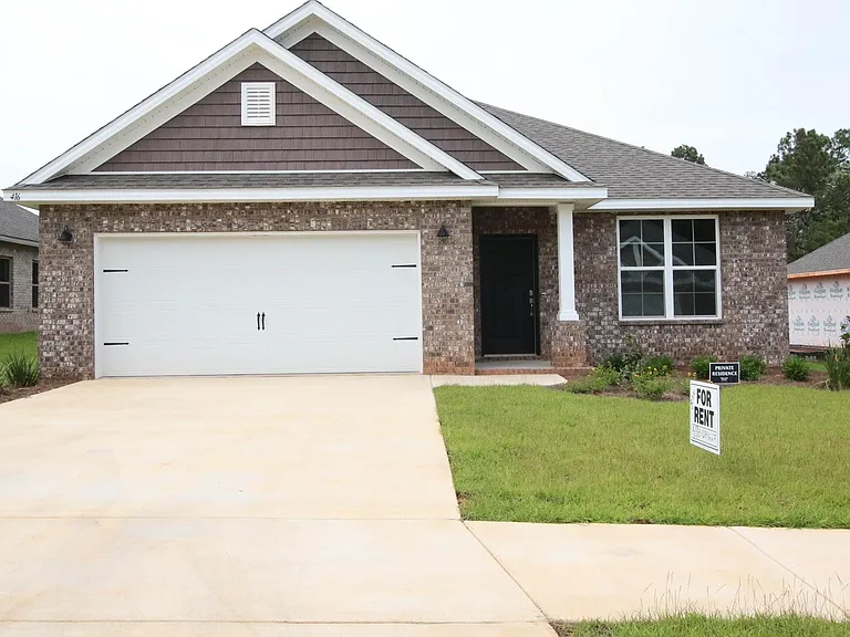 416 Pemberton Ln — Photo 1