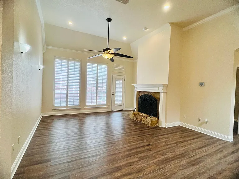 8101 Still Springs Dr — Photo 8