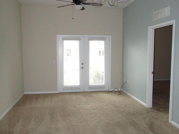 4th image of 201 Larkin Pl Unit 102