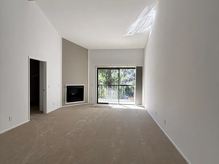 1492 Palisades Dr — Photo 10