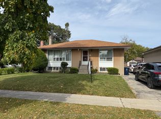 16 Hoshlega Dr, Toronto, ON M1G 2X5