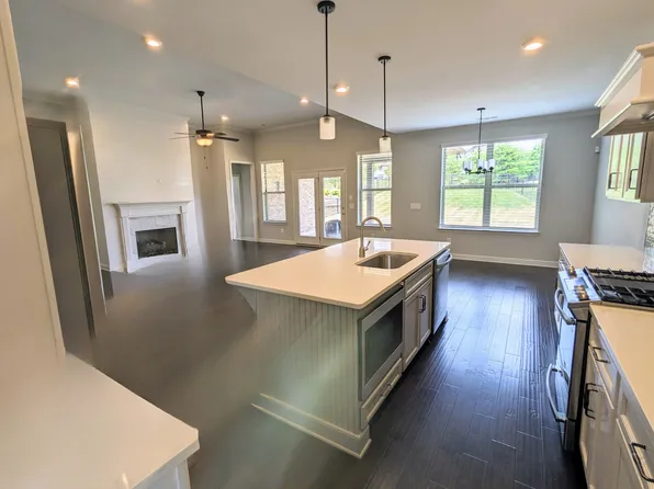 2748 Cloister Ln, Thompsons Station, TN 37179