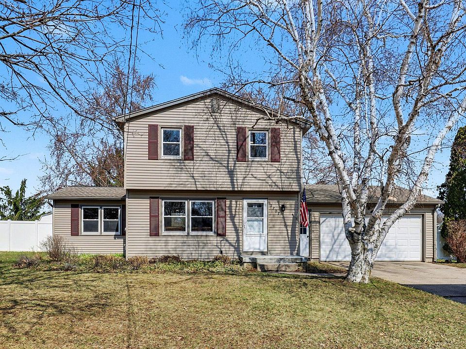 1st image of 2707 Sandalwood Ct NE