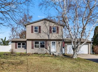 2707 Sandalwood Ct NE, Grand Rapids, MI