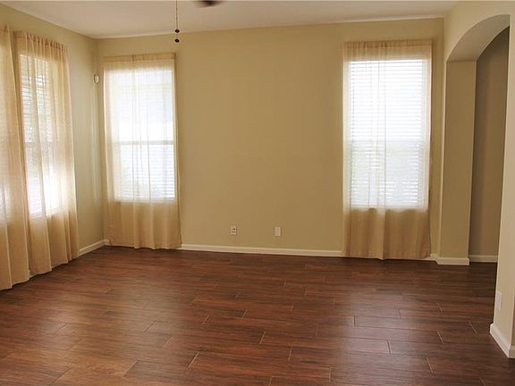 4th image of 610 Ravenshill Way